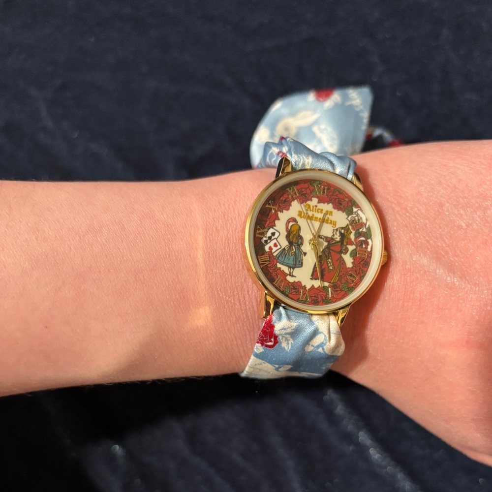 Alice on Wednesday Japan Lolita Alice in Wonderland Watch Kawaii Xmas gift - Picture 5 of 6